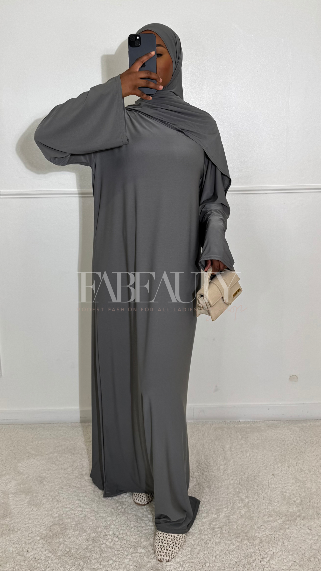 ROBE OUMIA